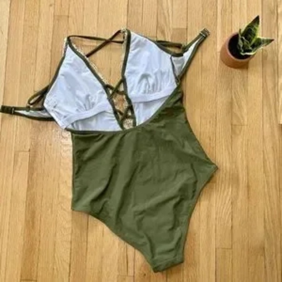 Cupshe Olive Green Lace Trimmed Plunge V-Neck One-Piece Swimsuit Size S - Picture 7 of 12